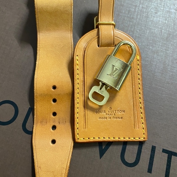 Louis Vuitton padlock  key #314 & luggage name tag with  Poignier strap - Picture 2 of 7